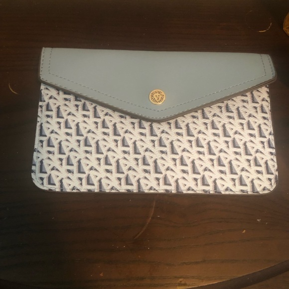 Anne Klein - Picture 2 of 10